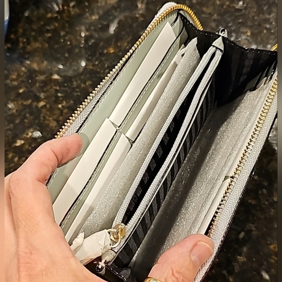 VS wallet NWT - Picture 5 of 5